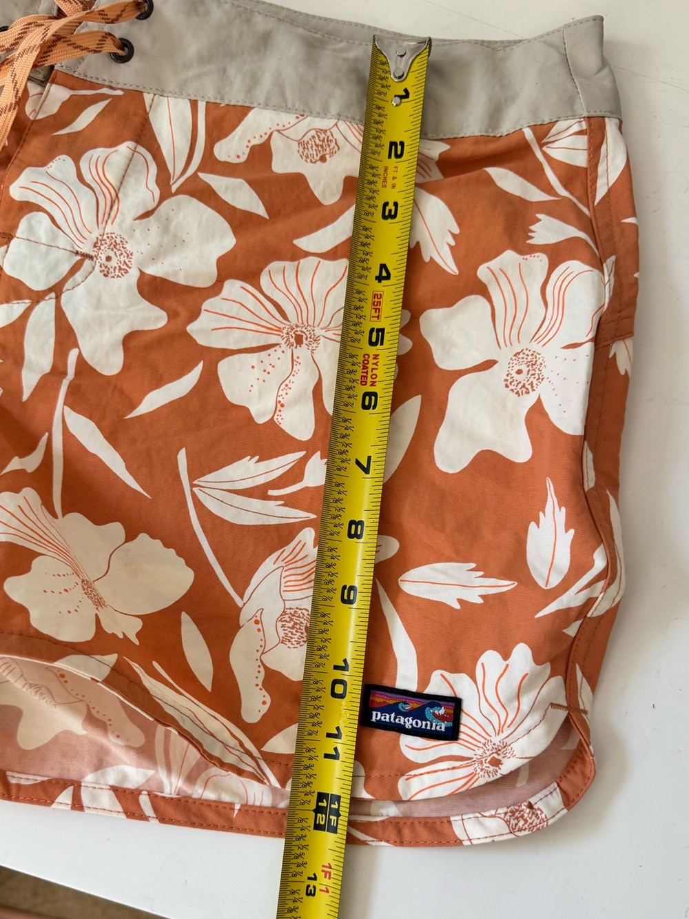 Patagonia Womens Wavefarer Boards Shorts 5" Orange/Peach White Floral Sz 12 - Picture 10 of 11